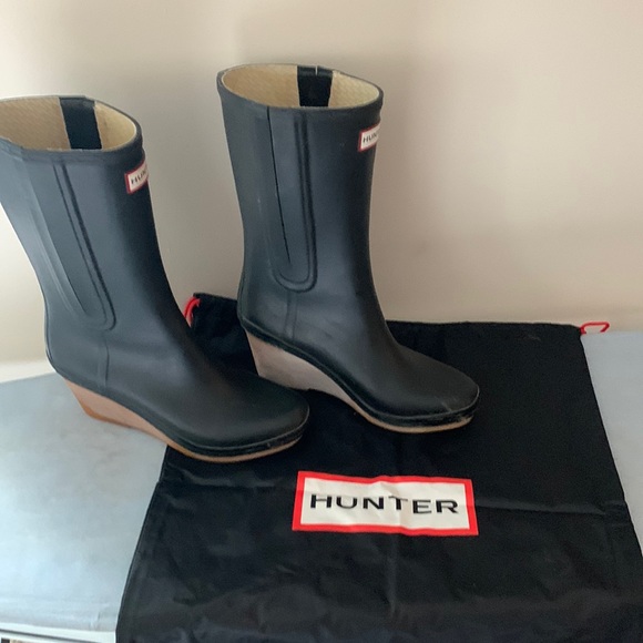 hunter wedge rain boots short